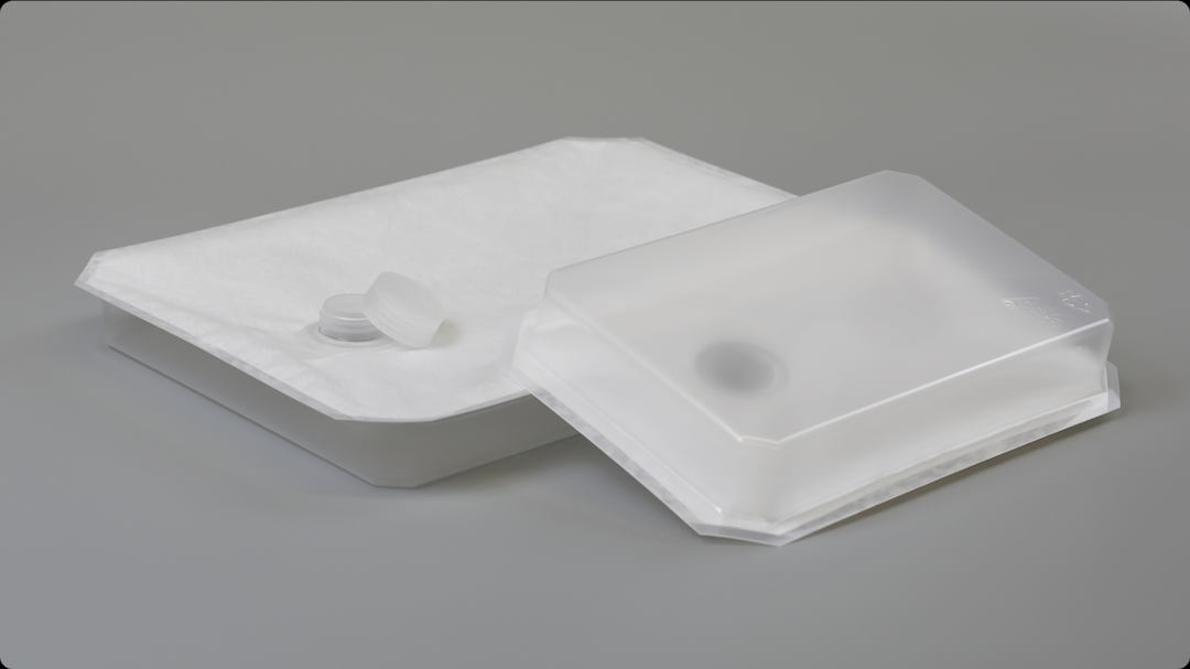 Two Lyoprotect Single-use Trays, one with bottom side facing up